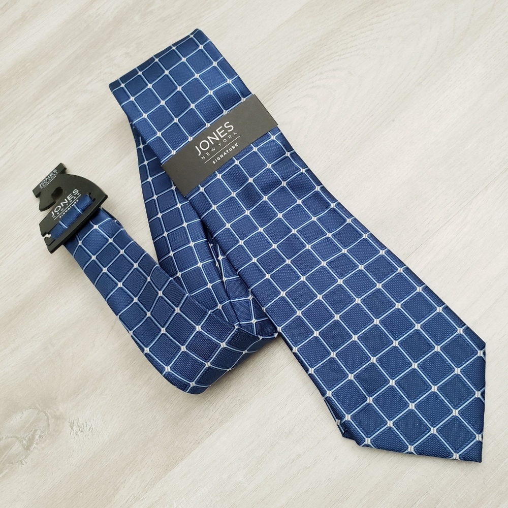 NEW Jones New York Textured Grid Blue & White Tie